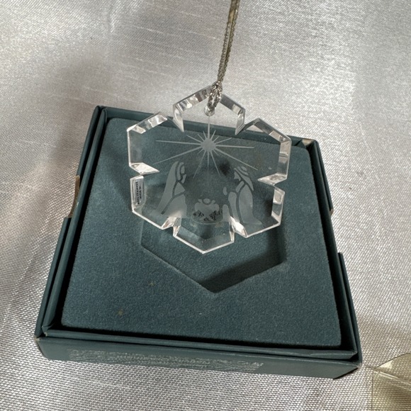 LENOX 1989 CRYSTAL‎ Nativity Ornament (ORN5-112024) - Picture 1 of 5